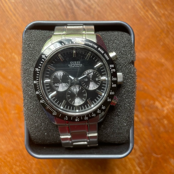 Keeps good time new battery great shape - Picture 5 of 5